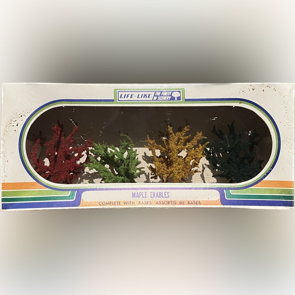 🎈2/$20 - Life-Like “Maple” Trees - Model Railway Accessories